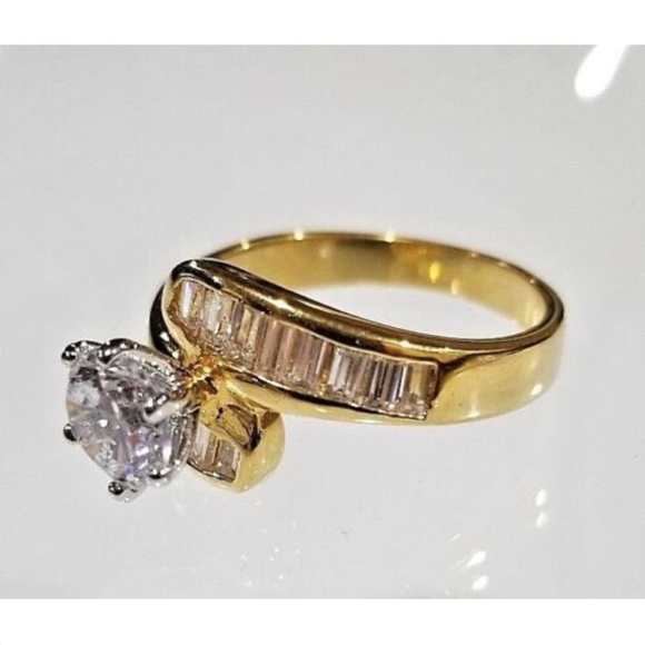 Gold 1.5CW+ cubic zirconia Solitaire Ring with Accents size 10 cocktail ring - Picture 4 of 9